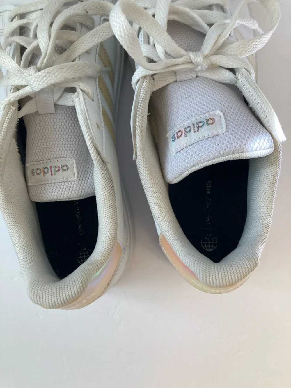 adidas Grand Court low Kids 5.5 White Sneakers with Iridescent Stripe Accents